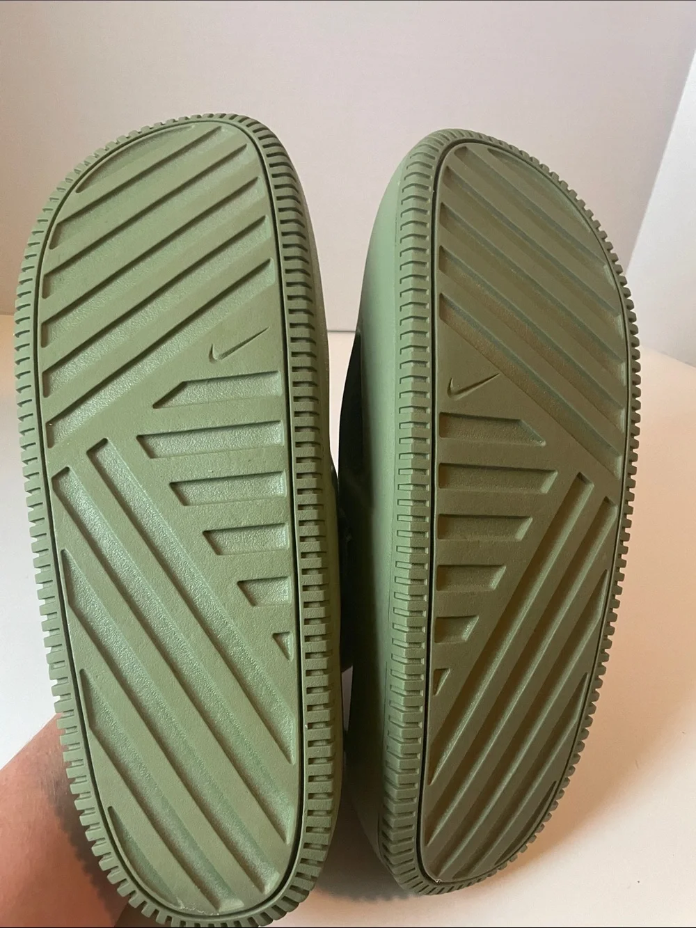 Nike  Men's Mules / Sandals Size 13/14